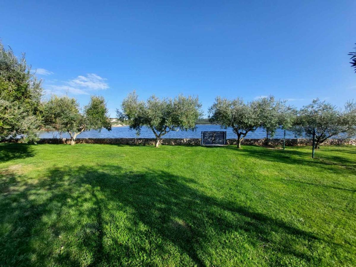 Beach House Ive With Jacuzzi, Pool, Playground And Bbq In An Olive Grove With A Beach, Pomer - Istria 외부 사진