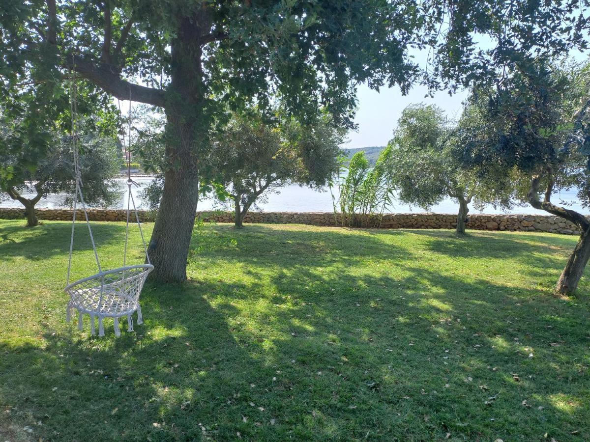 Beach House Ive With Jacuzzi, Pool, Playground And Bbq In An Olive Grove With A Beach, Pomer - Istria 외부 사진