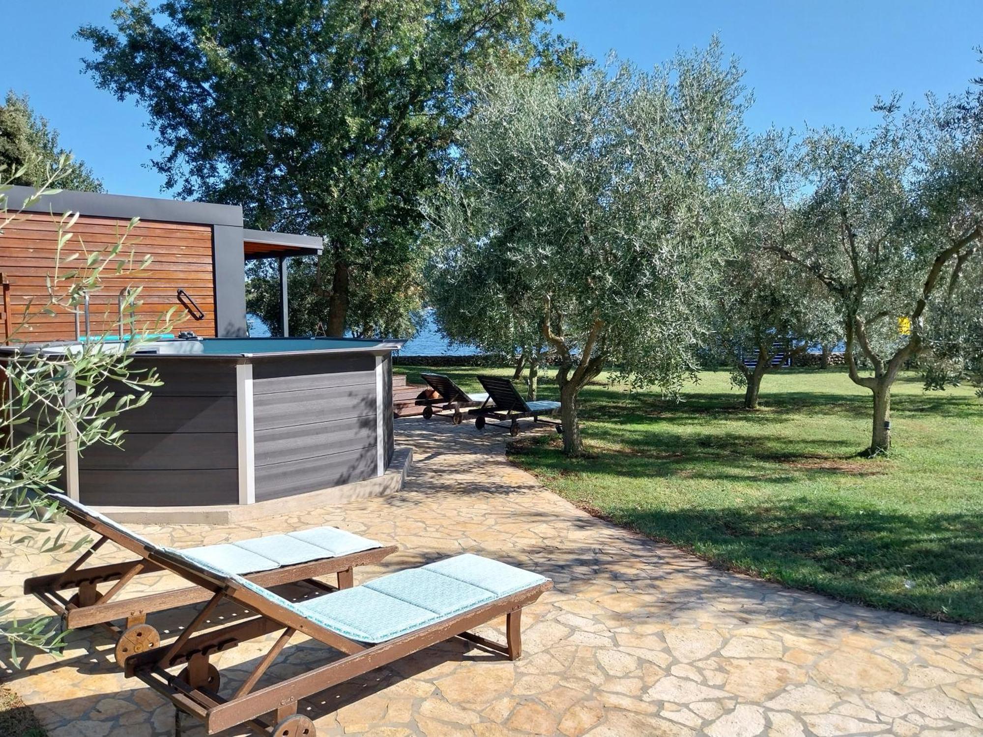 Beach House Ive With Jacuzzi, Pool, Playground And Bbq In An Olive Grove With A Beach, Pomer - Istria 외부 사진