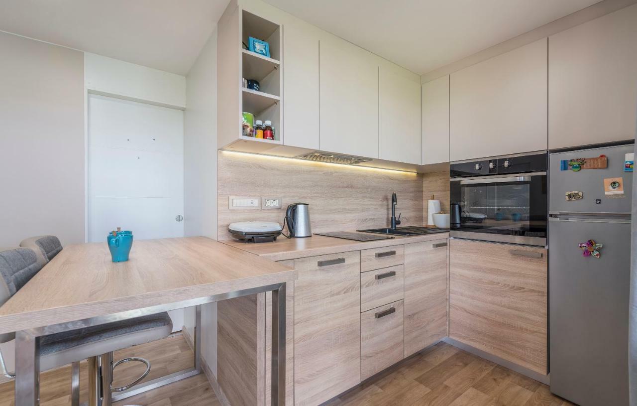 Beach House Ive With Jacuzzi, Pool, Playground And Bbq In An Olive Grove With A Beach, Pomer - Istria 외부 사진