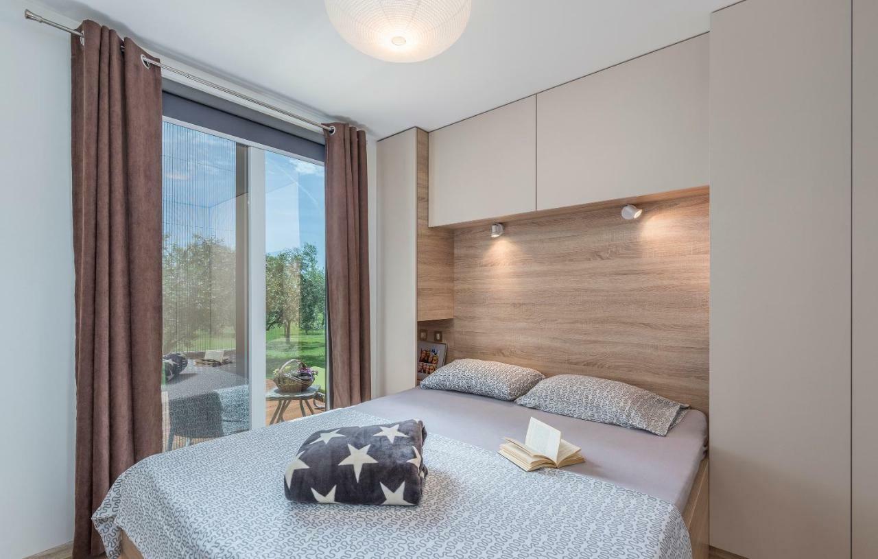 Beach House Ive With Jacuzzi, Pool, Playground And Bbq In An Olive Grove With A Beach, Pomer - Istria 외부 사진